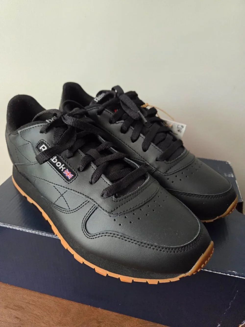 NIB REEBOK BLACK CLASSIC LEATHER RUNNING /COURSE SIZE 10 WOMENS